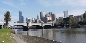 Melbourne skyline from the river banks